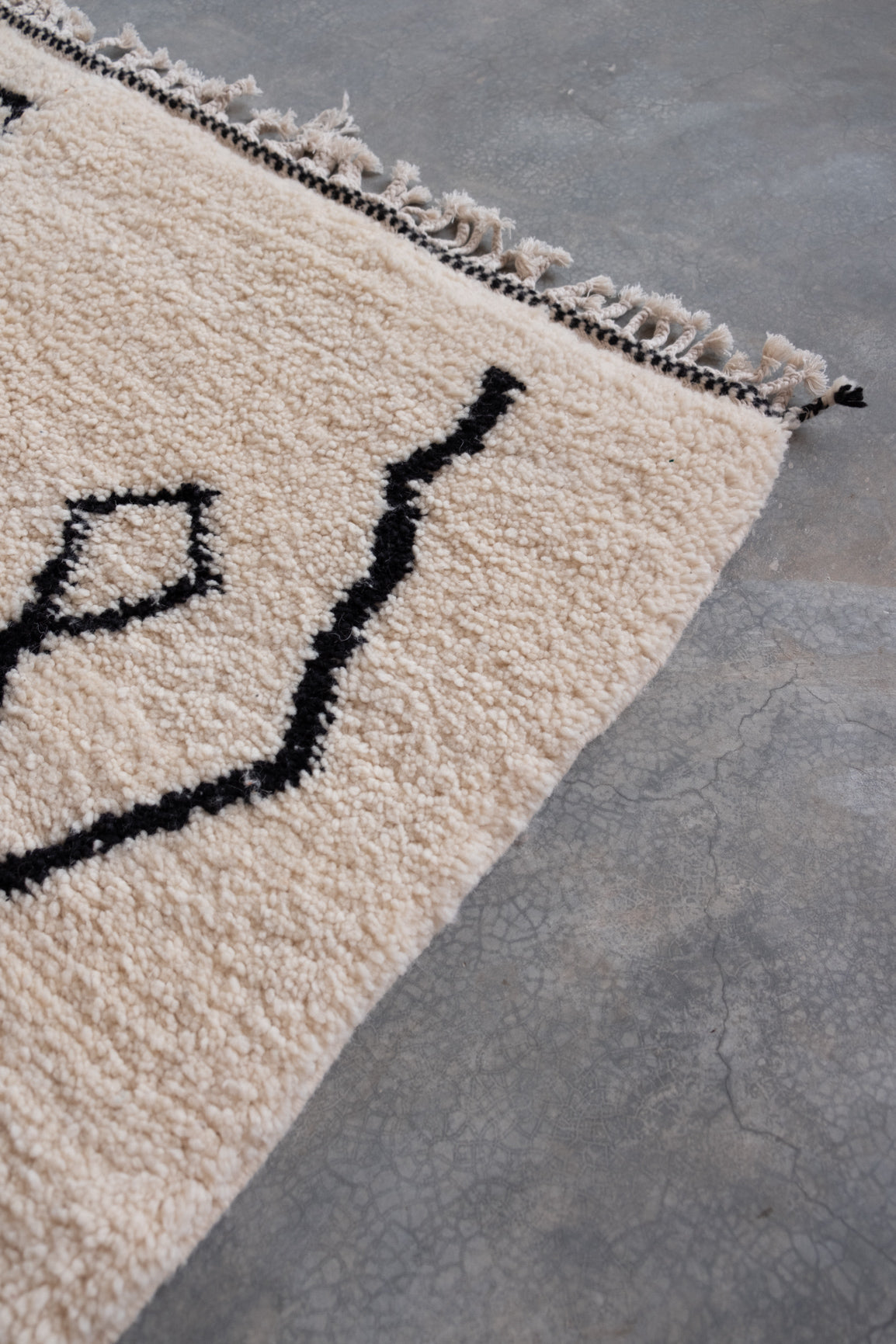 Azilal Moroccan Rug - 5'2'' x 7'8" - AZ402