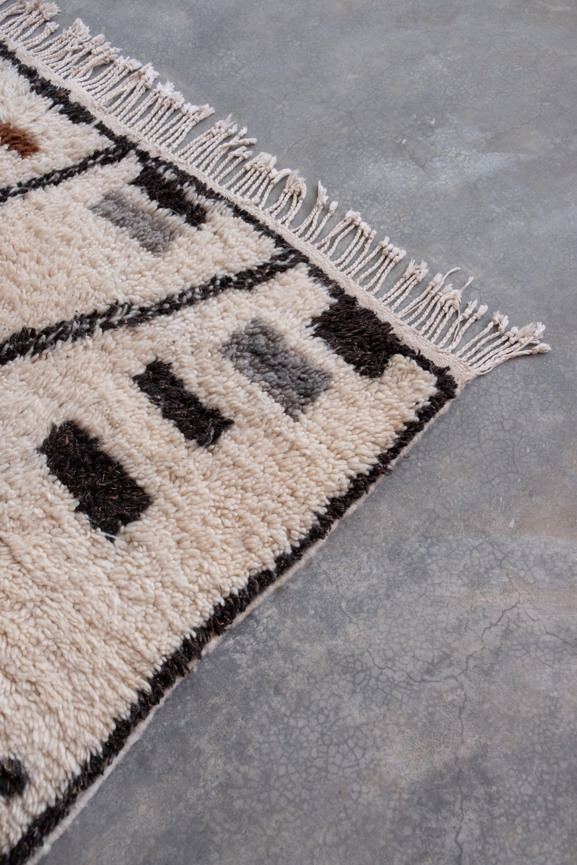 Azilal Moroccan Rug - 4'11'' x 8'2" - AZ403