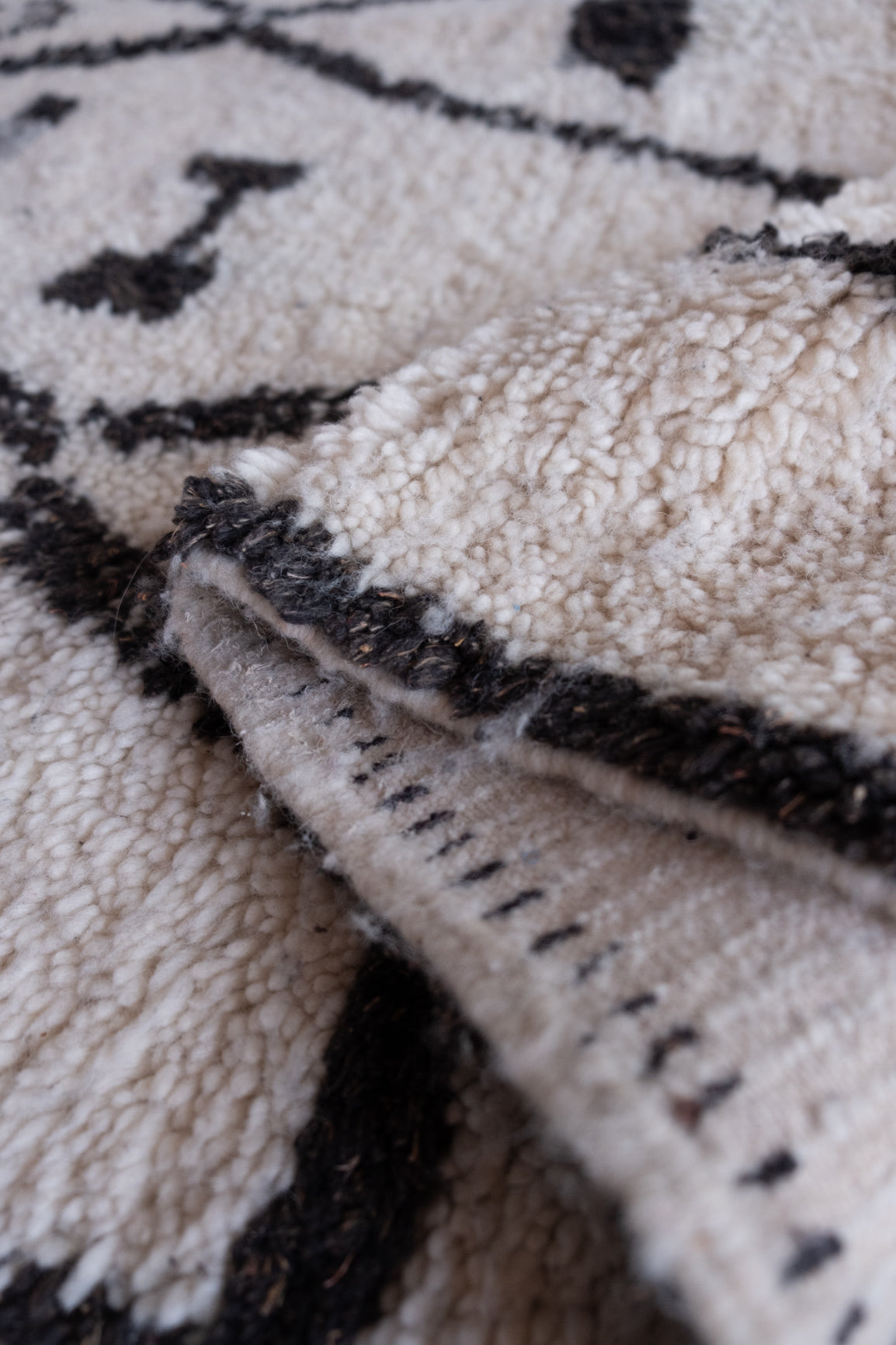 Azilal Moroccan Rug - 4'11'' x 8'2" - AZ403