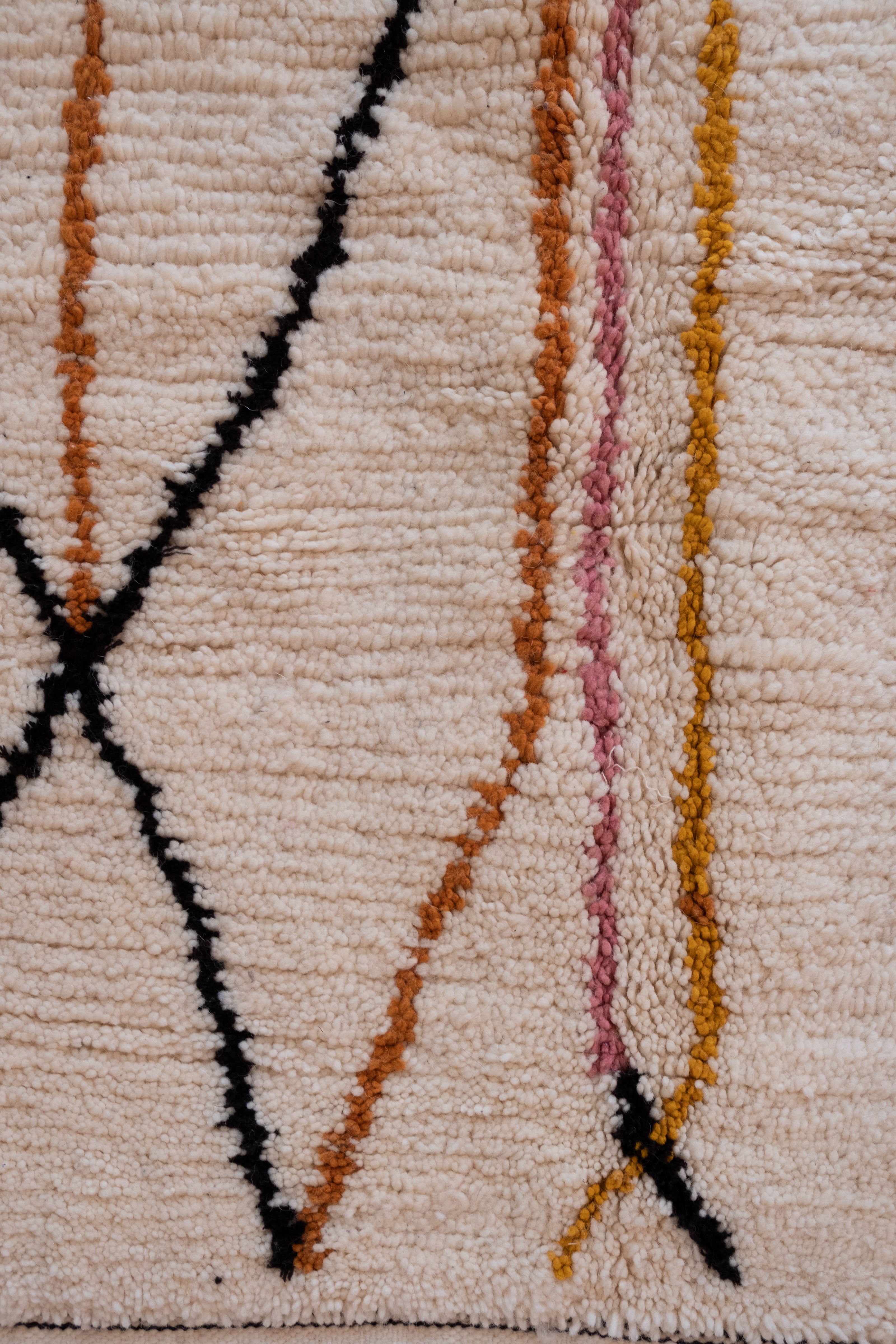 Azilal Moroccan Rug - 4'11" x 8'4" - AZ408