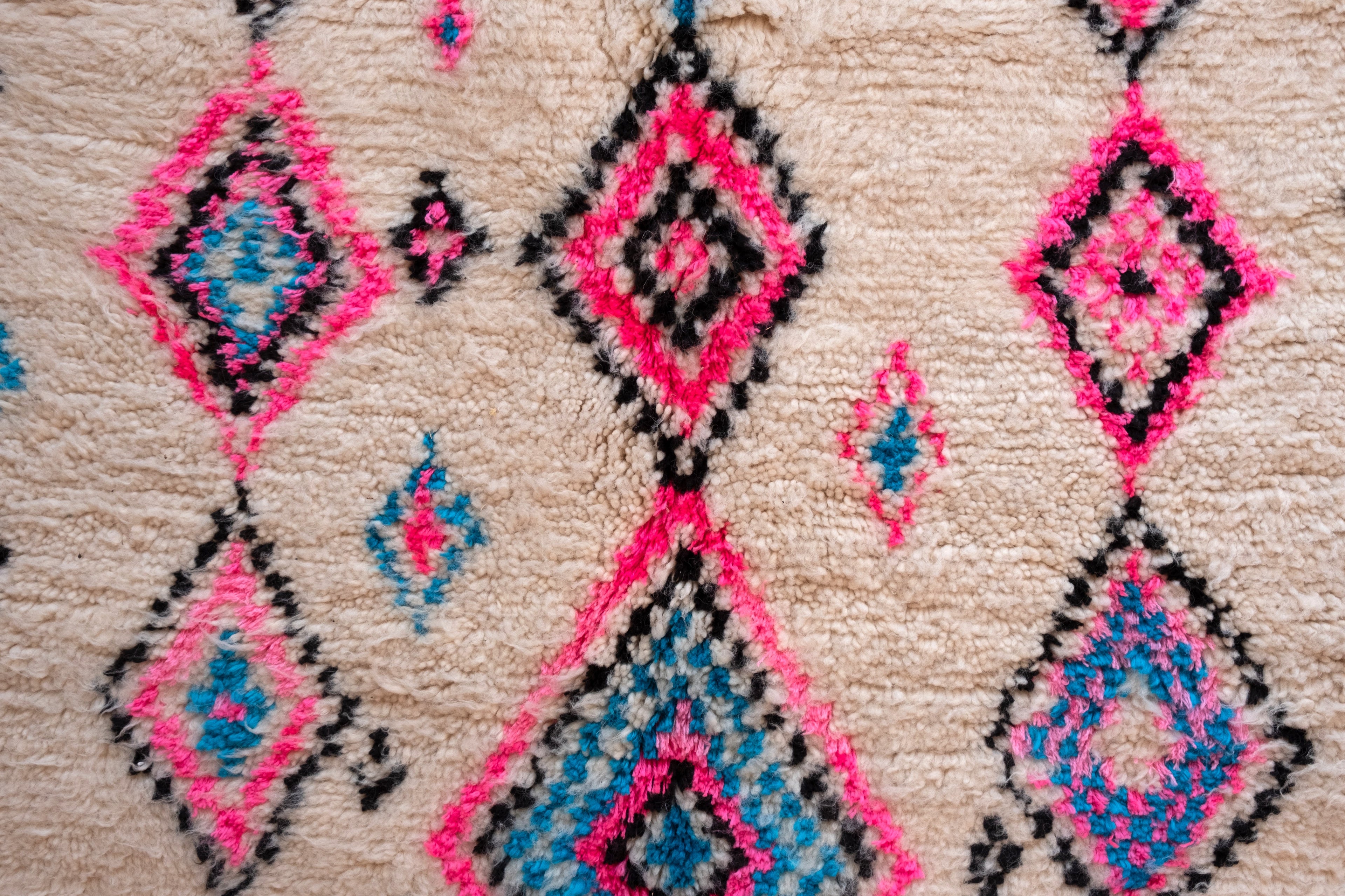Azilal Moroccan Rug - 5'11" x 9'10" - AZ415