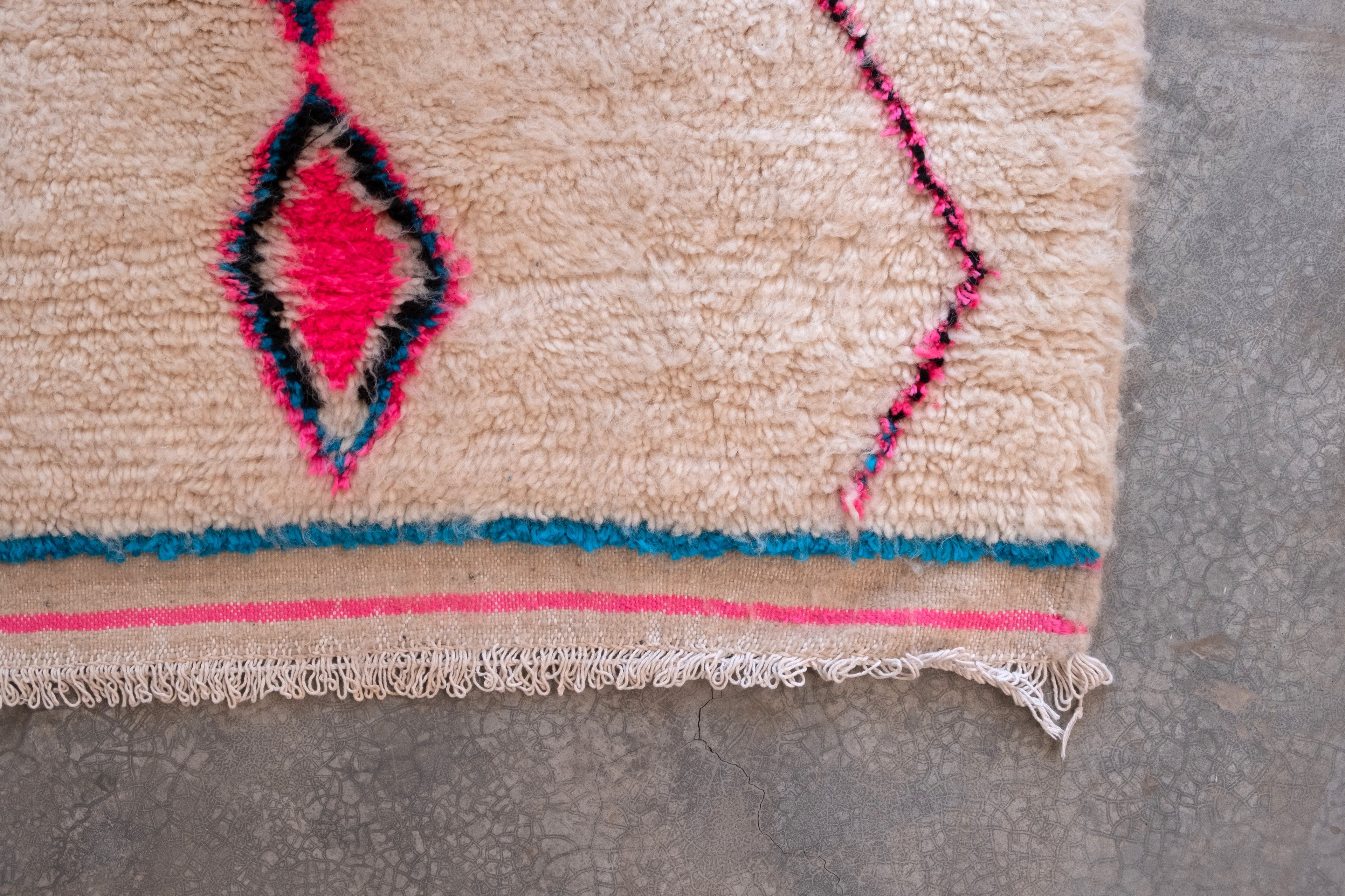 Azilal Moroccan Rug - 5'11" x 9'10" - AZ415