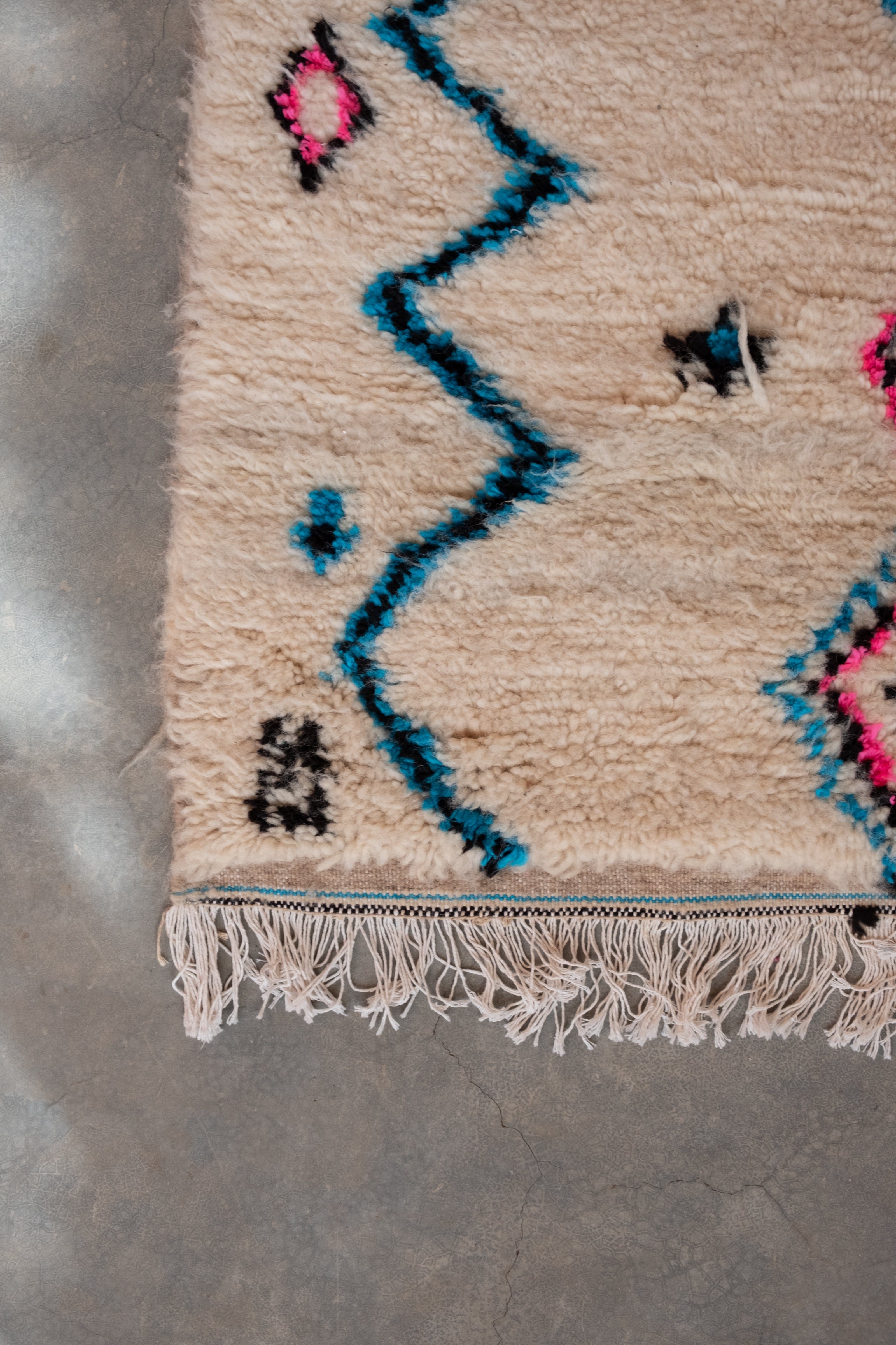 Azilal Moroccan Rug - 5'11" x 9'10" - AZ415