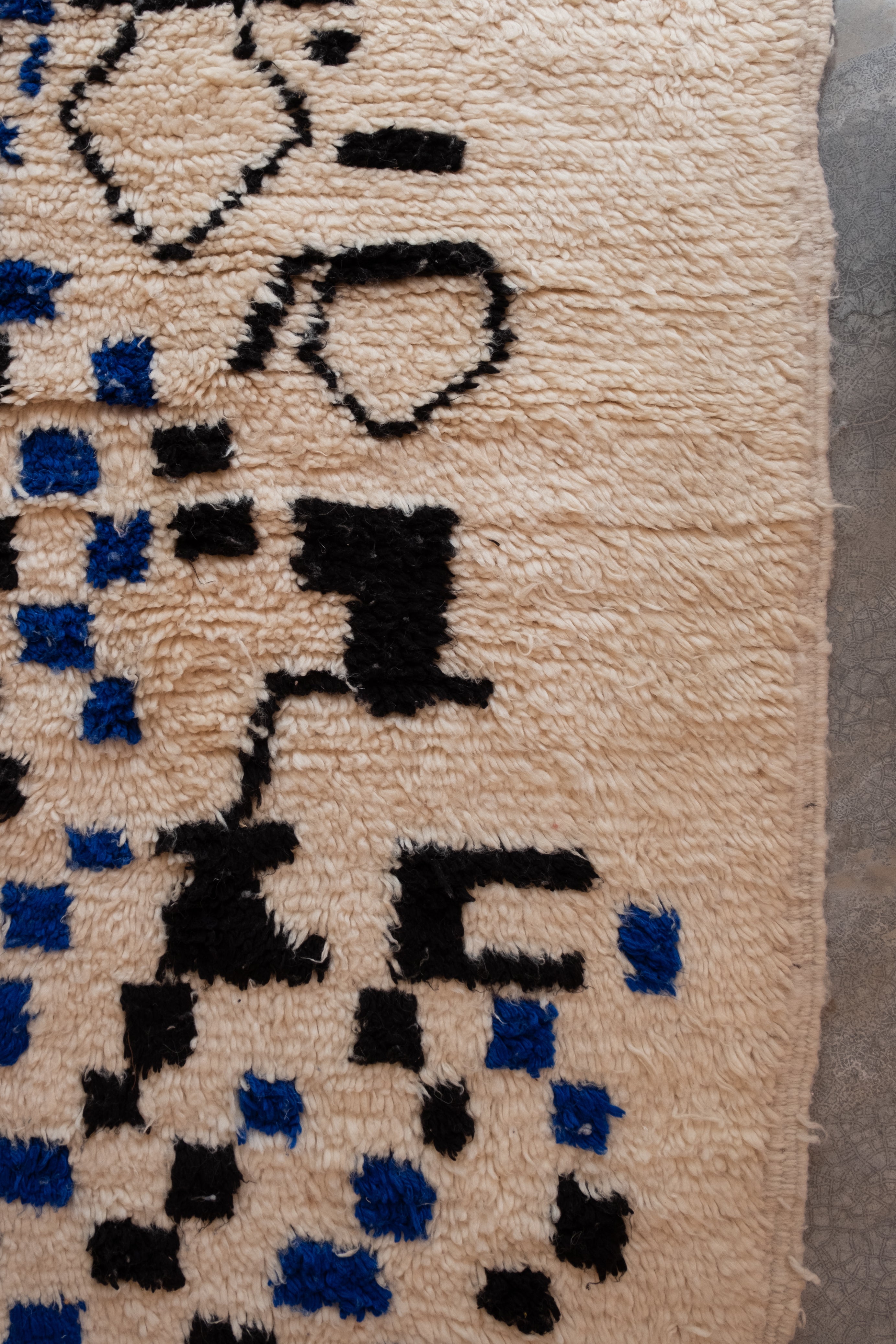 Azilal Moroccan Rug - 4'7" x 8'9" - AZ416