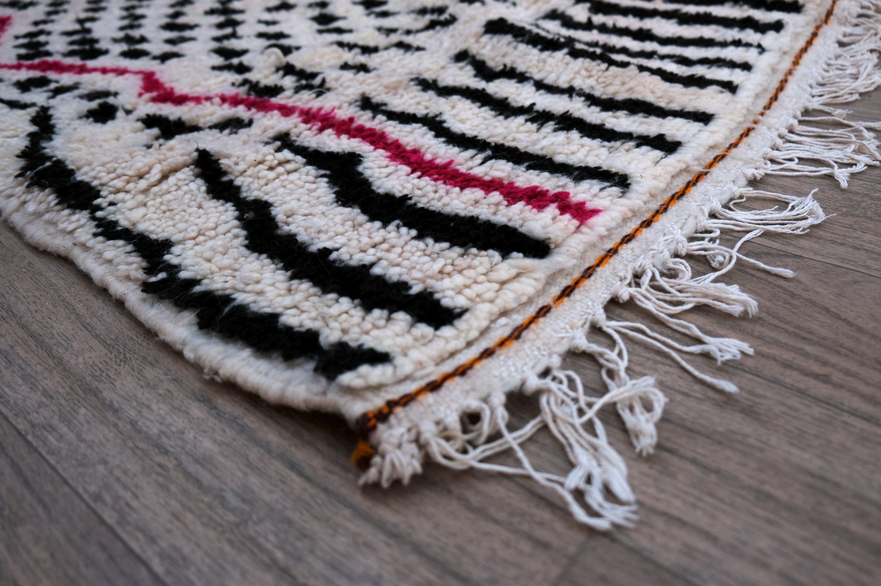 Azilal Moroccan Rug - 4'11'' x 8'2" - AZ103