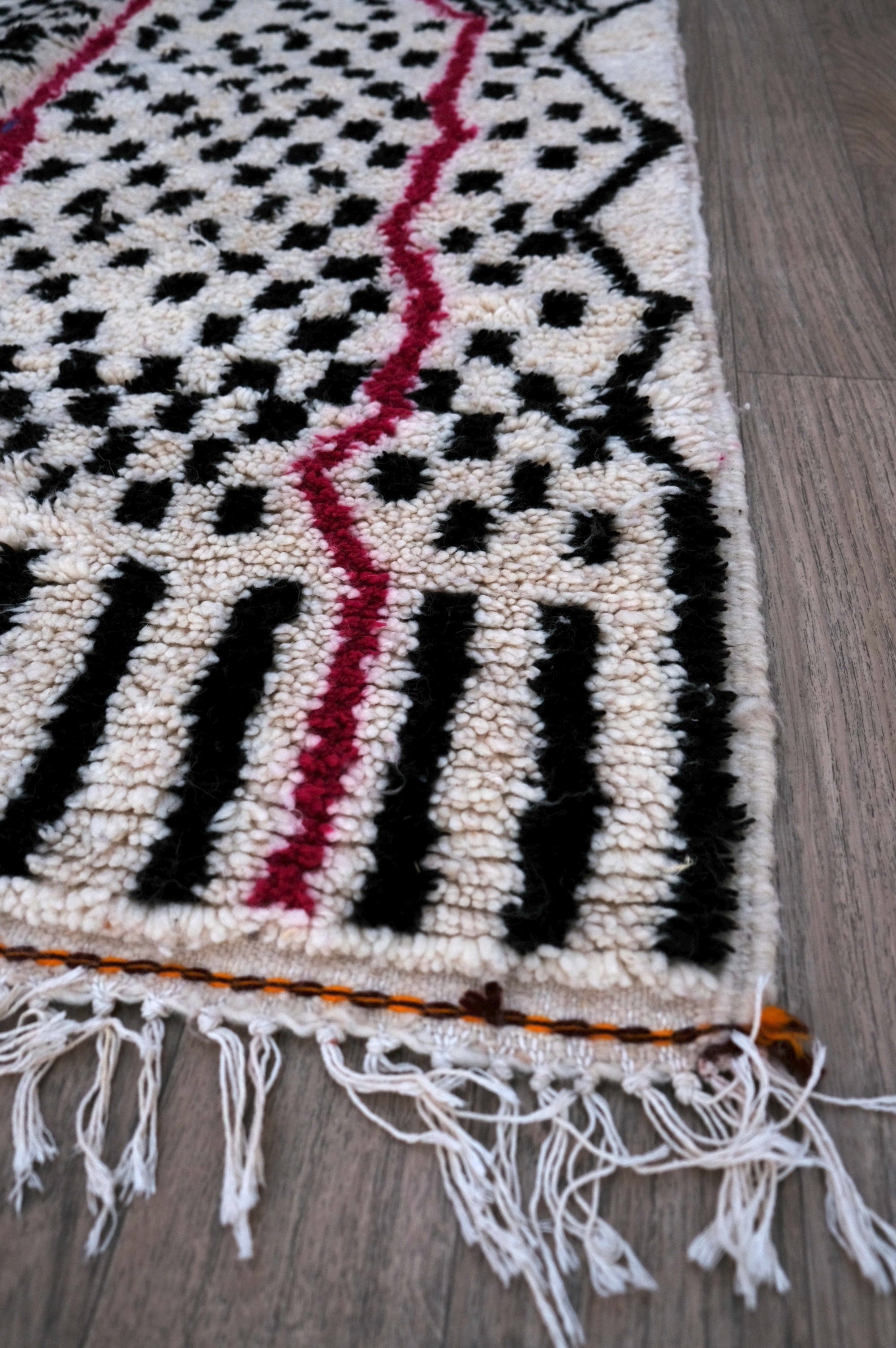 Azilal Moroccan Rug - 4'11'' x 8'2" - AZ103