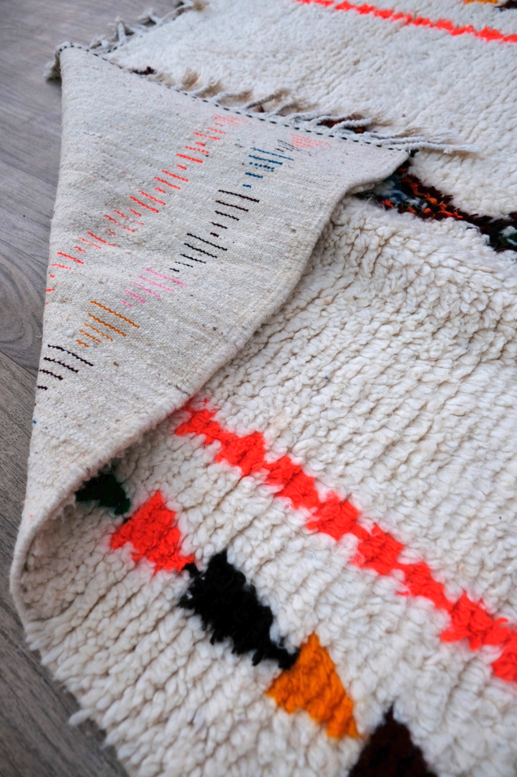 Azilal Moroccan Rug - 4'7'' x 8' - AZ105