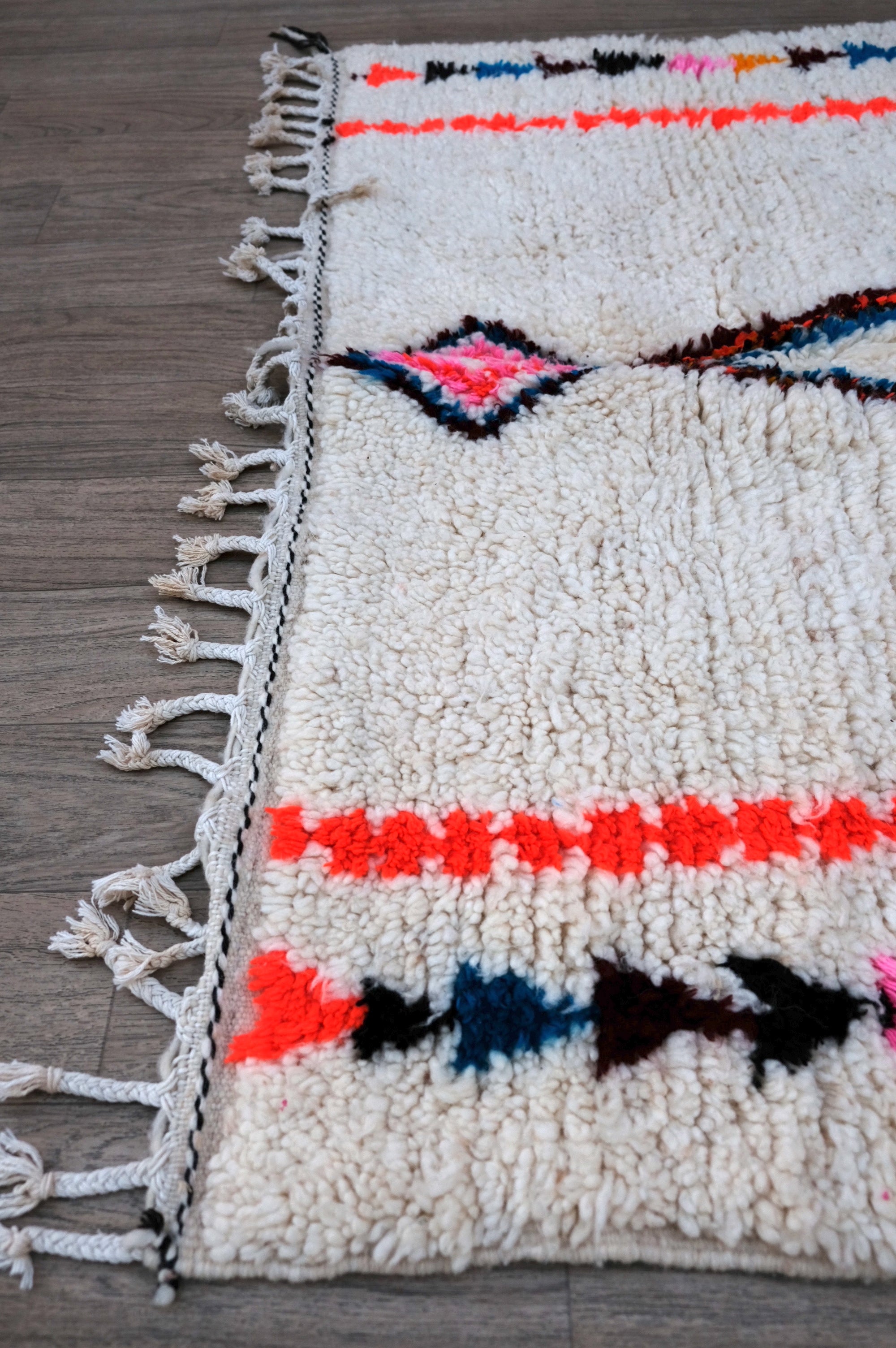 Azilal Moroccan Rug - 4'7'' x 8' - AZ105