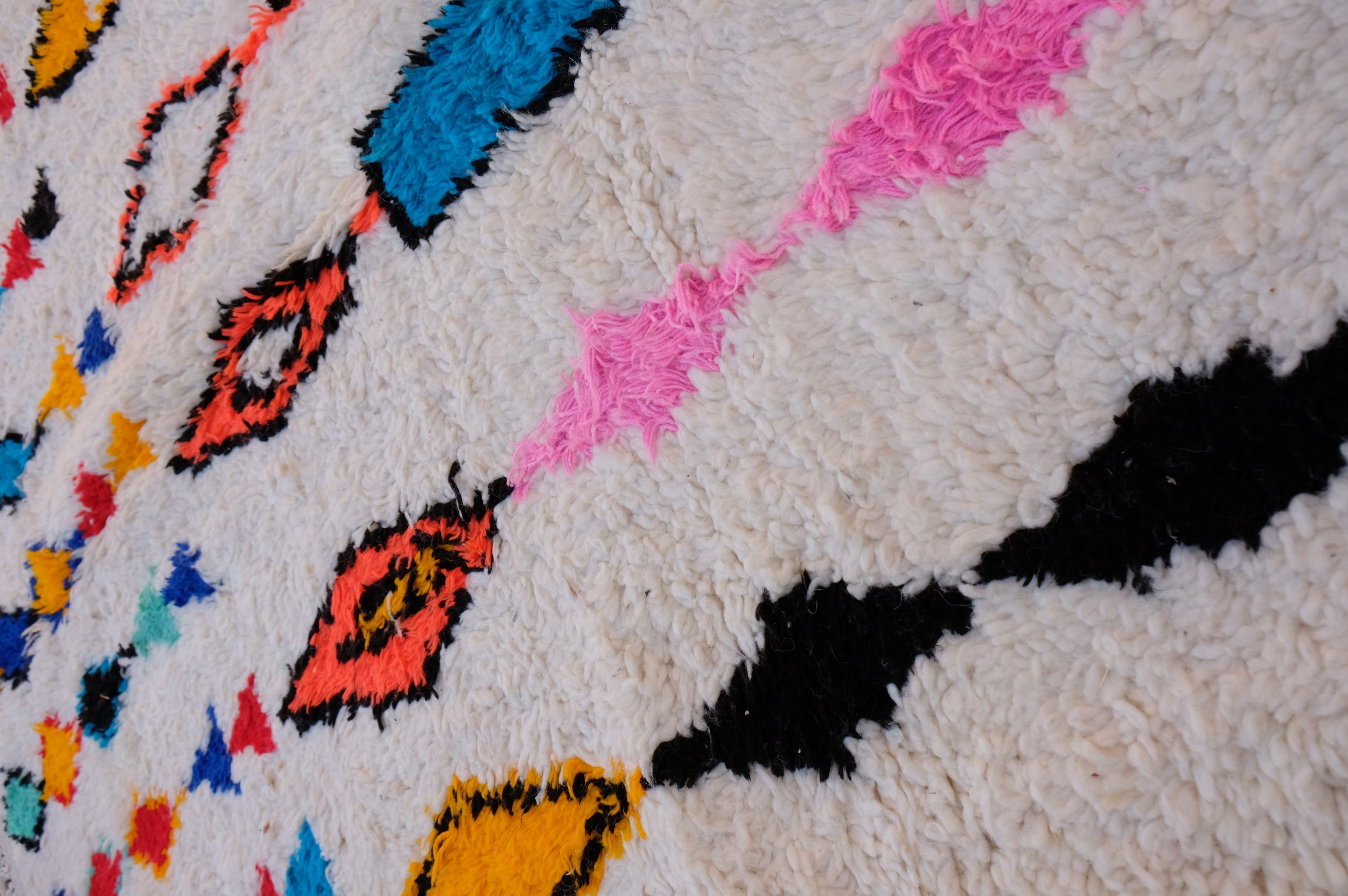 Azilal Moroccan Rug - 4'5'' x 7'10" - AZ107