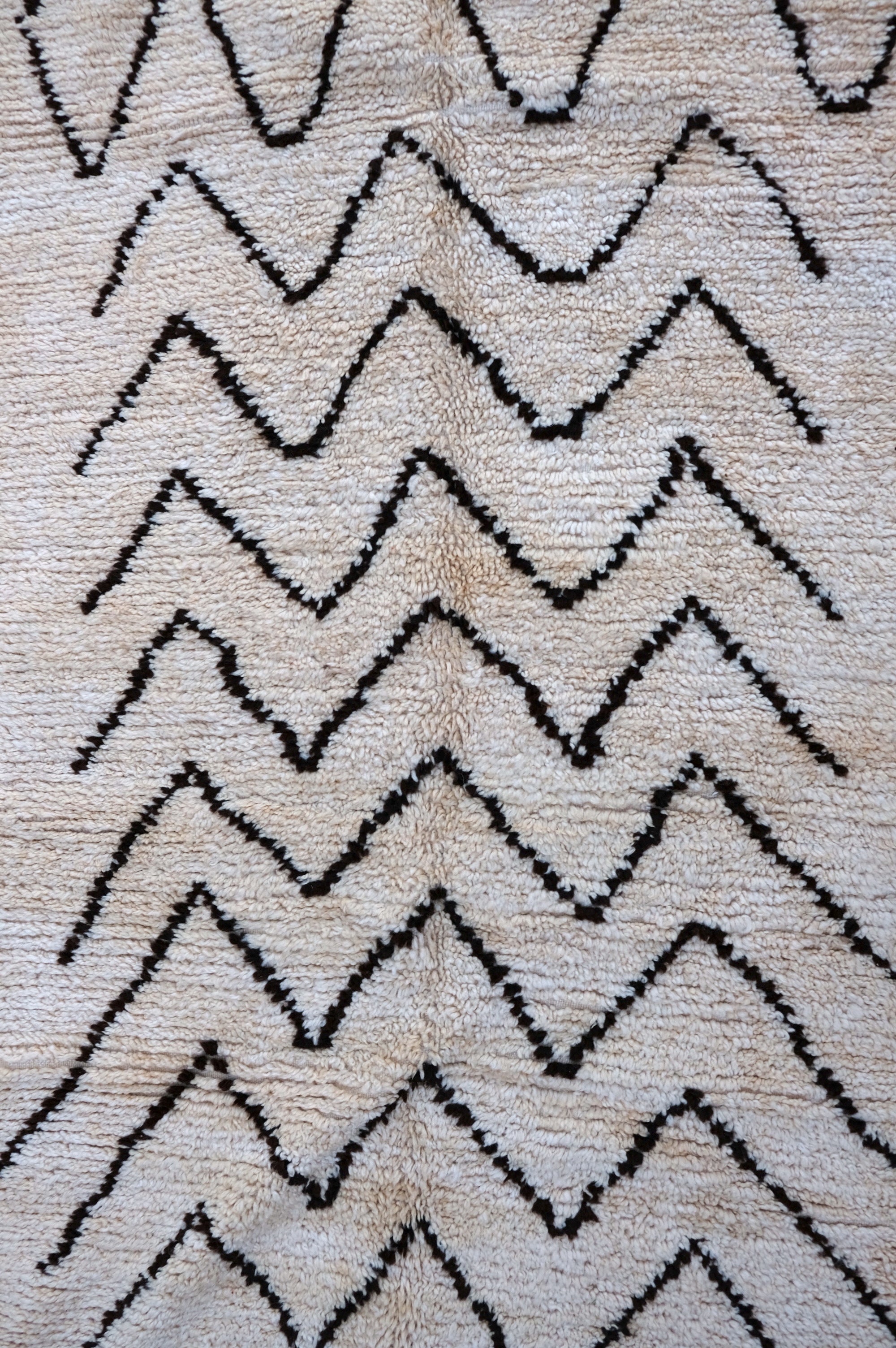 Azilal Moroccan Rug - 4'5'' x 9' - AZ108