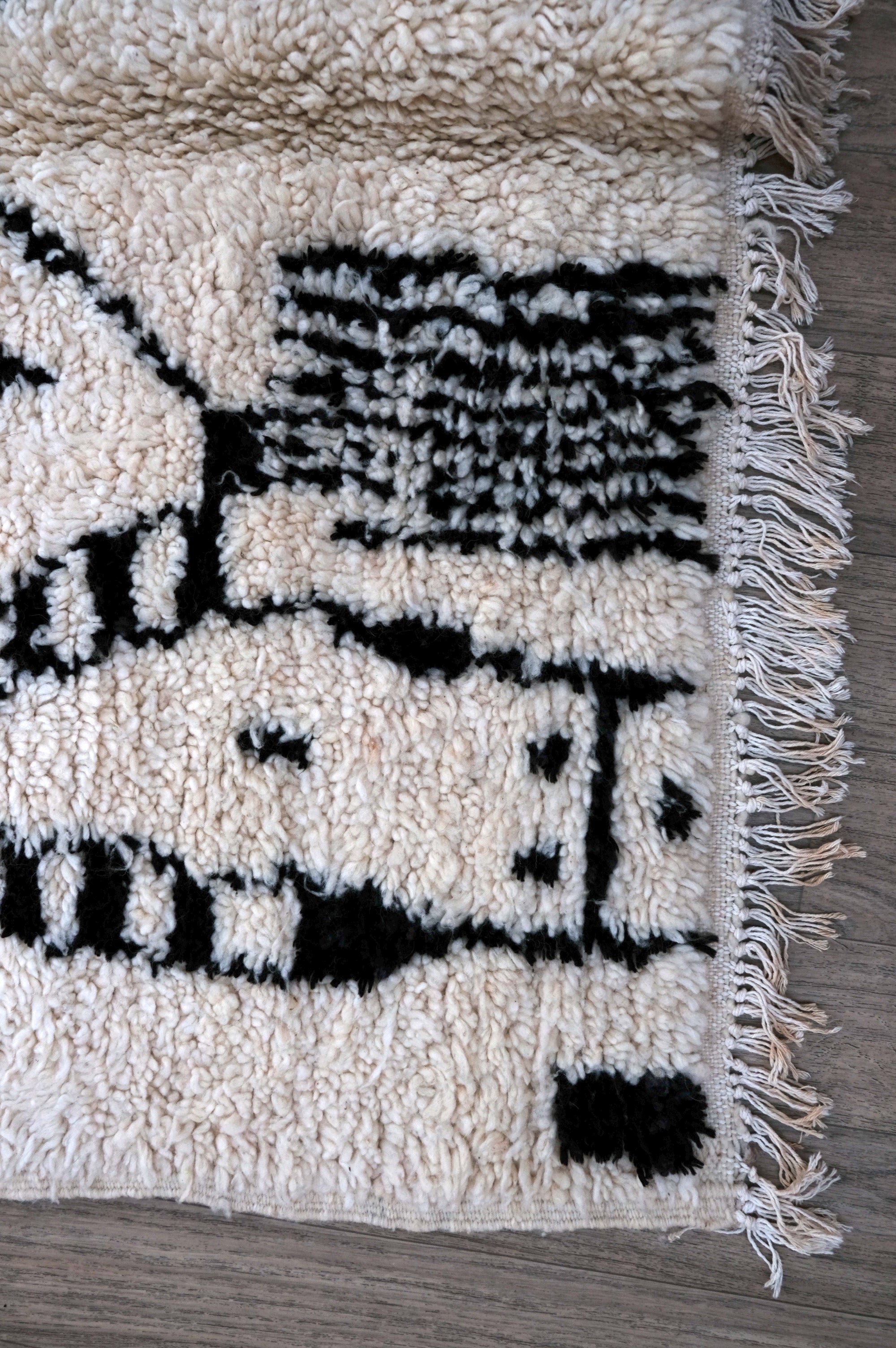 Azilal Moroccan Rug - 4'11'' x 7'10" - AZ114