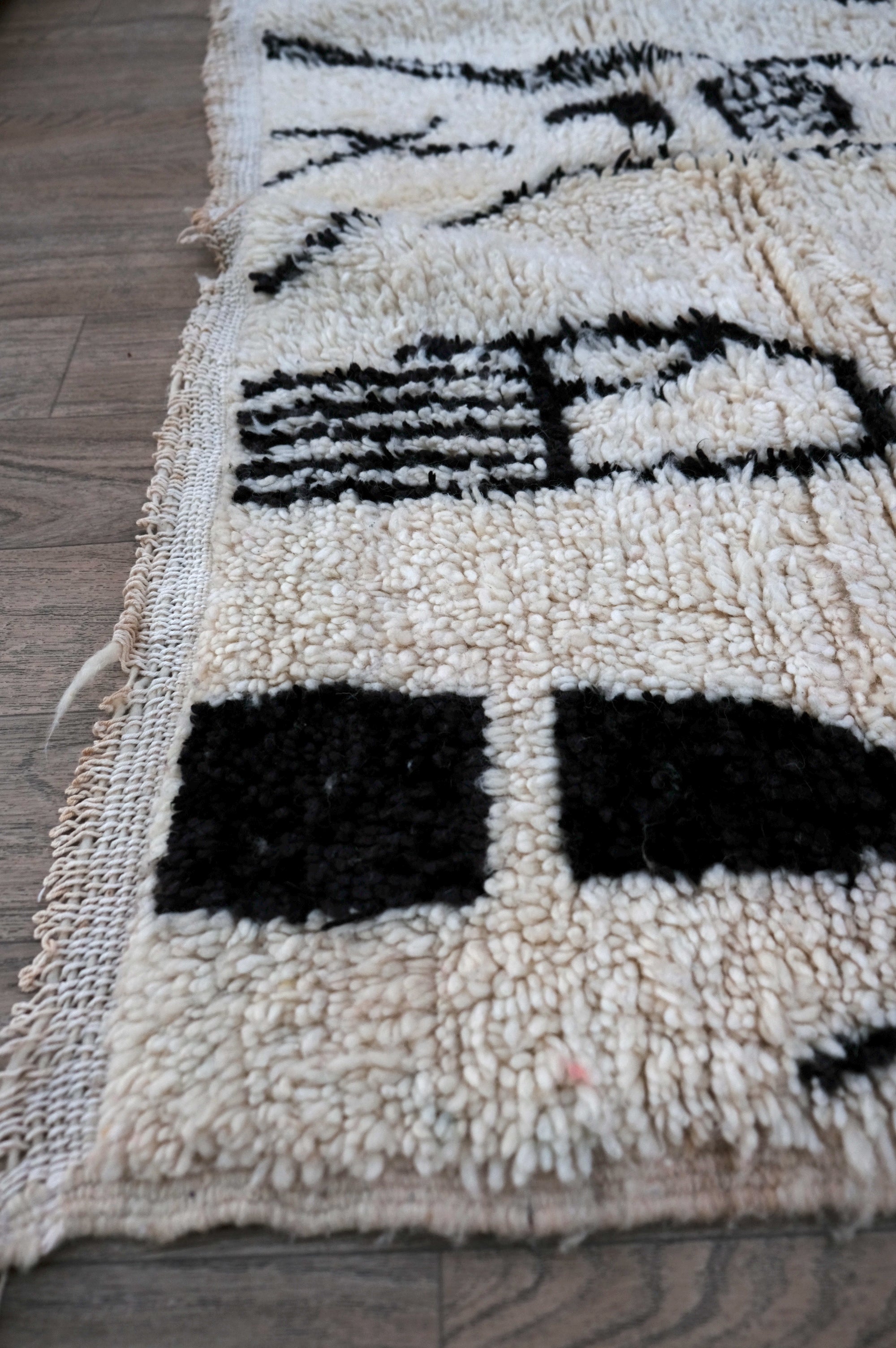 Azilal Moroccan Rug - 4'11'' x 7'10" - AZ114