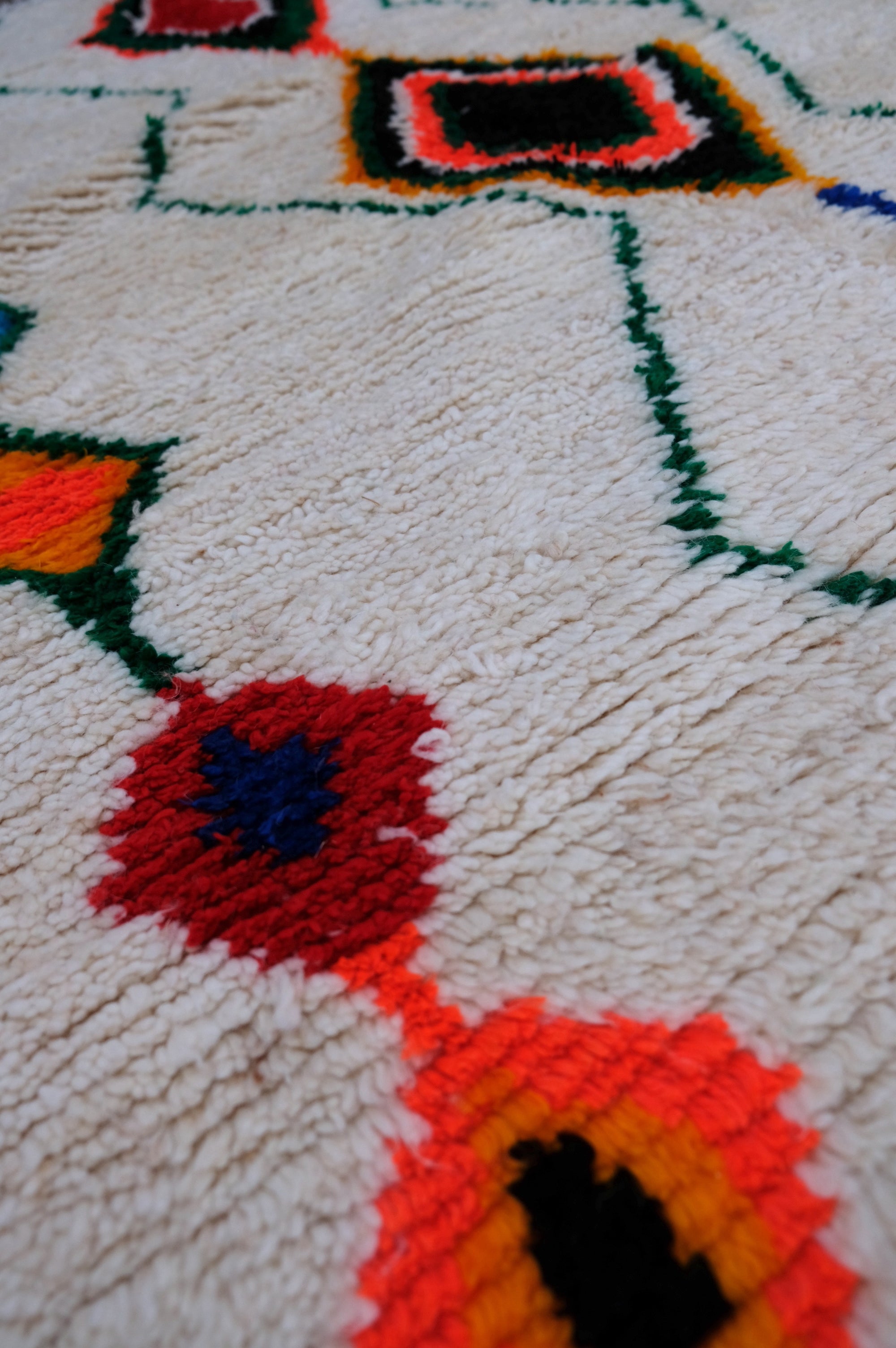 Azilal Moroccan Rug - 4'7'' x 8'2" - AZ115